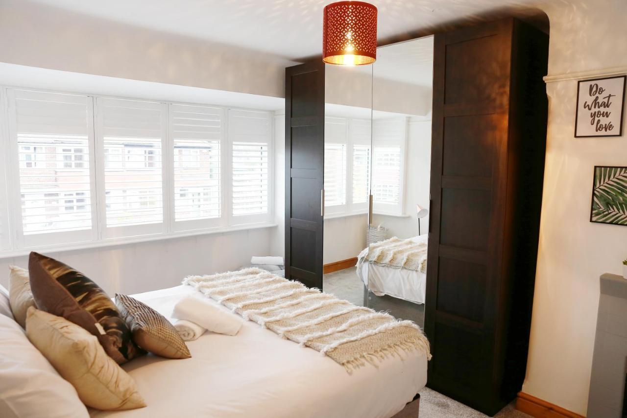 Lions Den - Zoo Accommodation Τσέστερ Εξωτερικό φωτογραφία